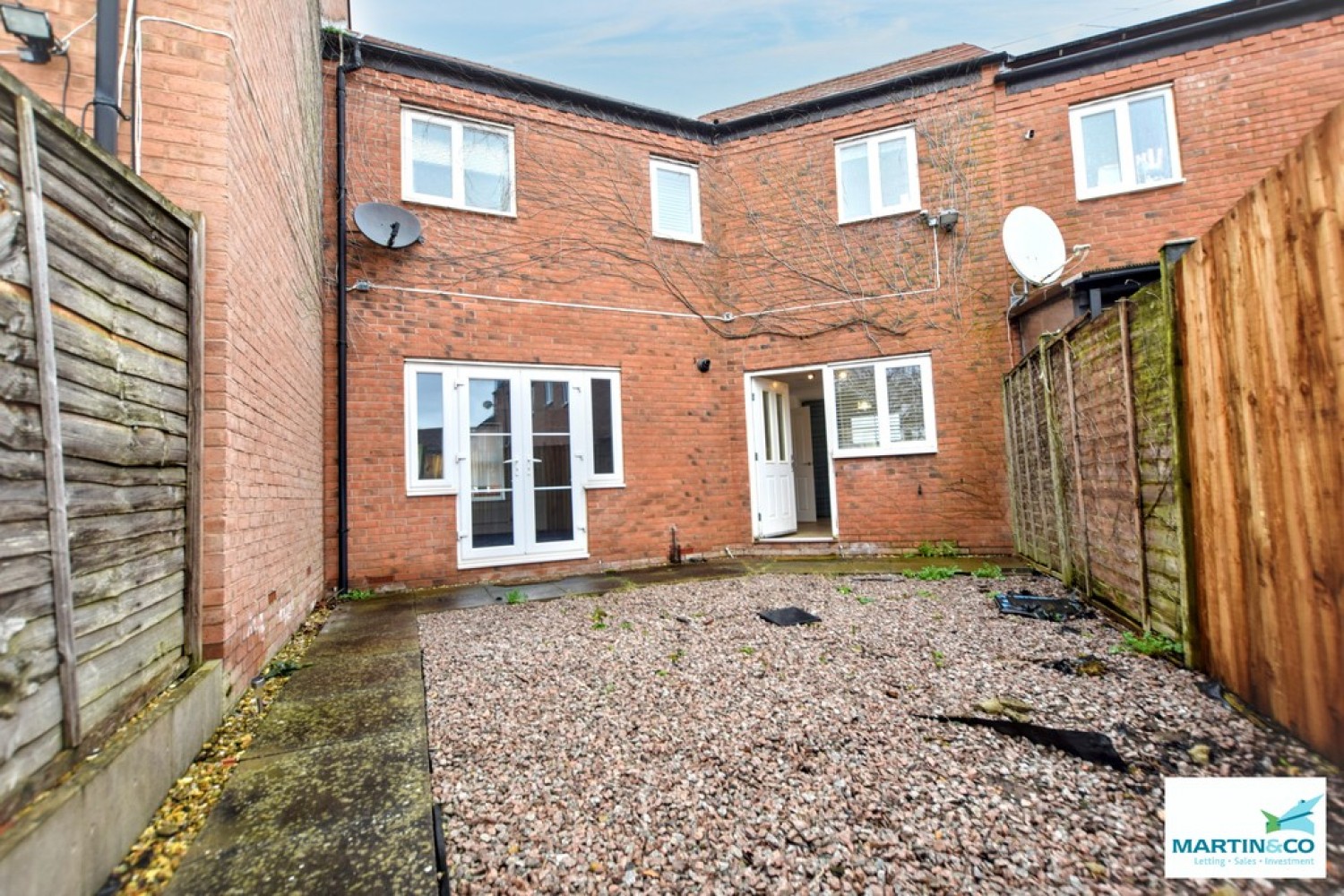 3 bedroom House in Hornbeam Close, Camphill, Nuneaton