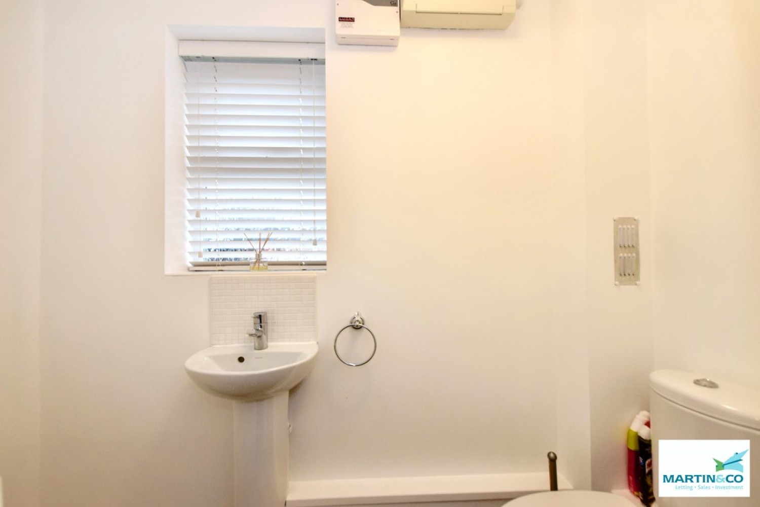 3 bedroom House in Hornbeam Close, Camphill, Nuneaton