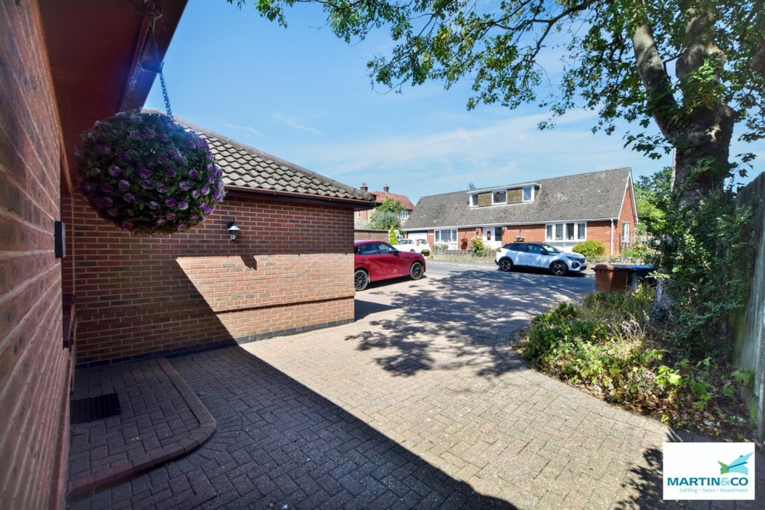 3 bedroom Bungalow for Sale Thornfield Way, Hinckley