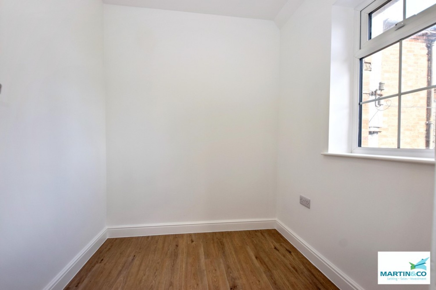 2 bedroom Flat for Sale High Street, Lutterworth