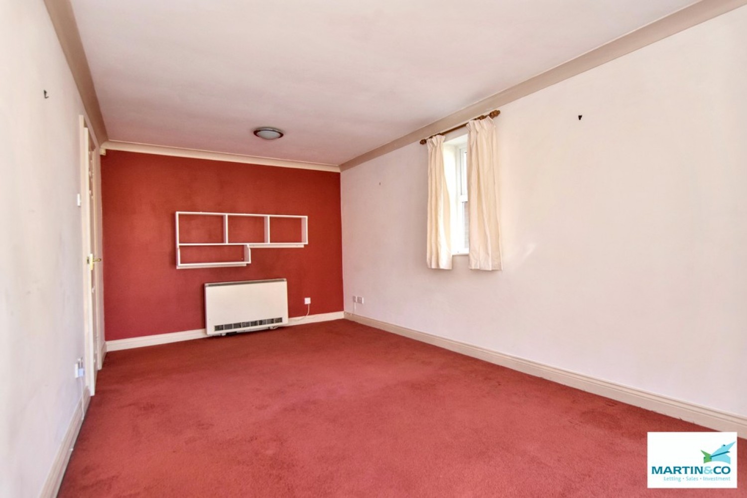 2 bedroom Flat for Sale Queens Park Court, Hinckley