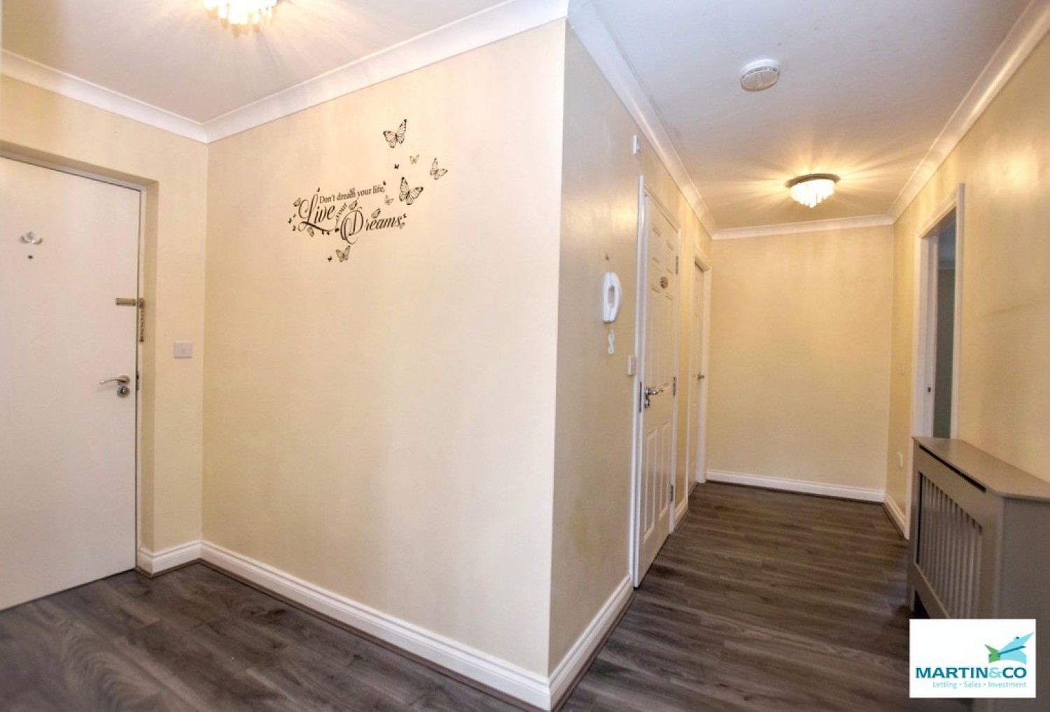 2 bedroom Flat for Sale Weavers Court, Hinckley