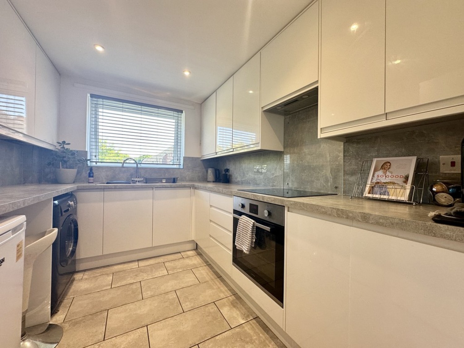 1 bedroom Flat for Letting Mount Pleasant Road, Poole