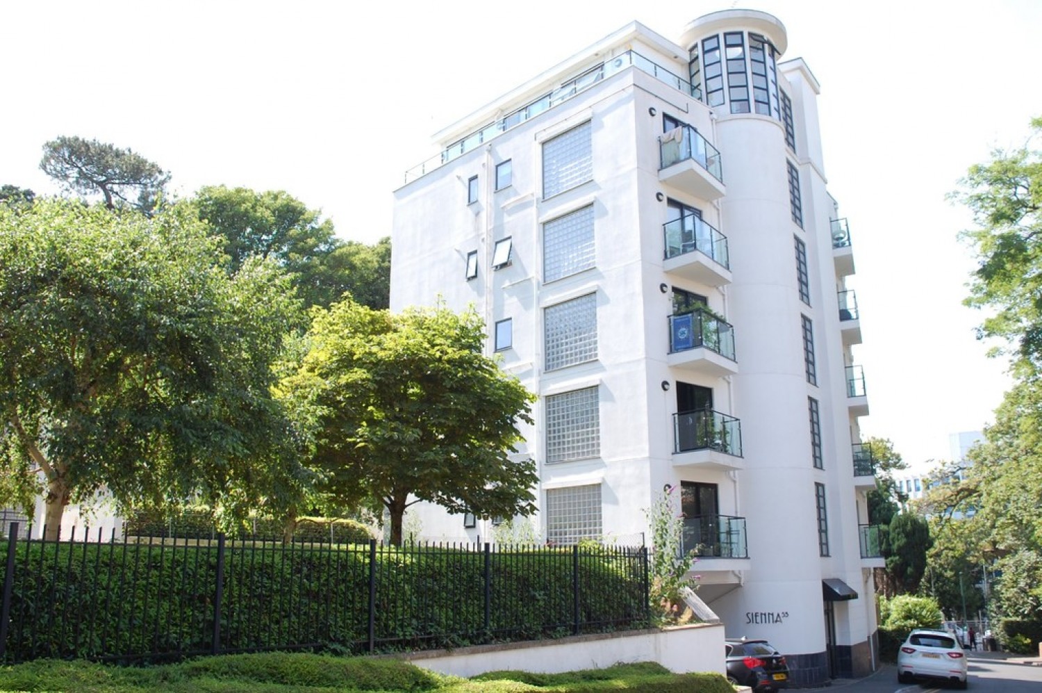 2 bedroom Flat for Letting St Peters Road, Bournemouth