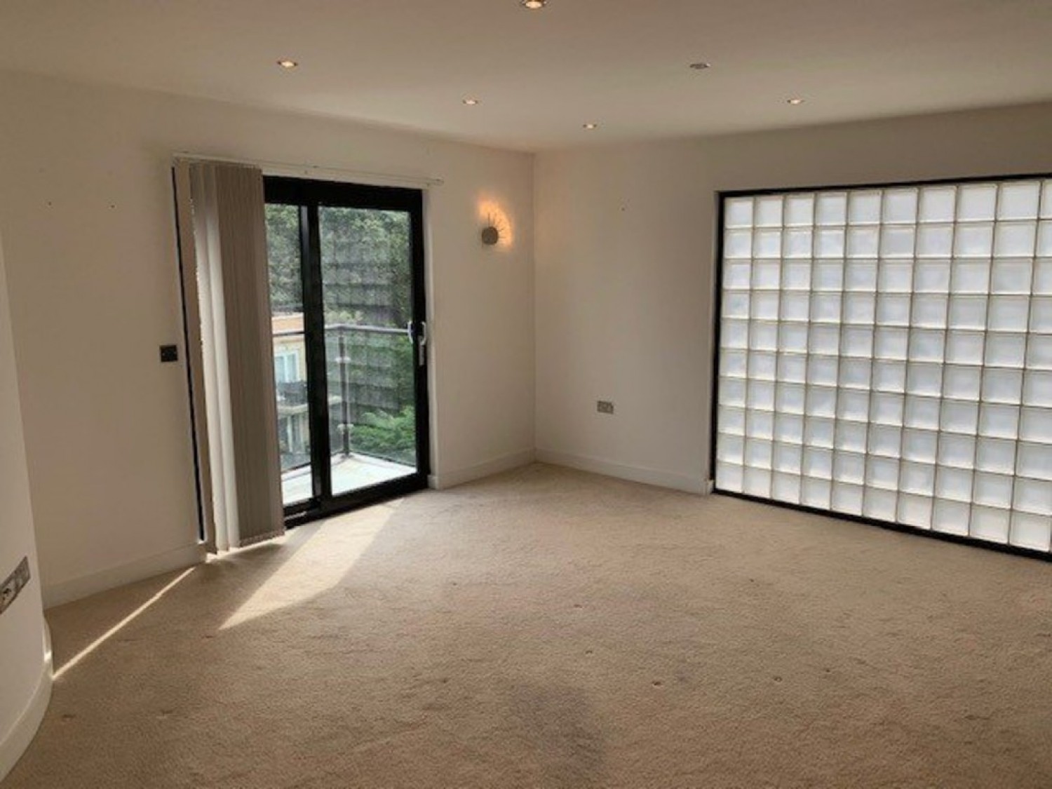 2 bedroom Flat for Letting St Peters Road, Bournemouth