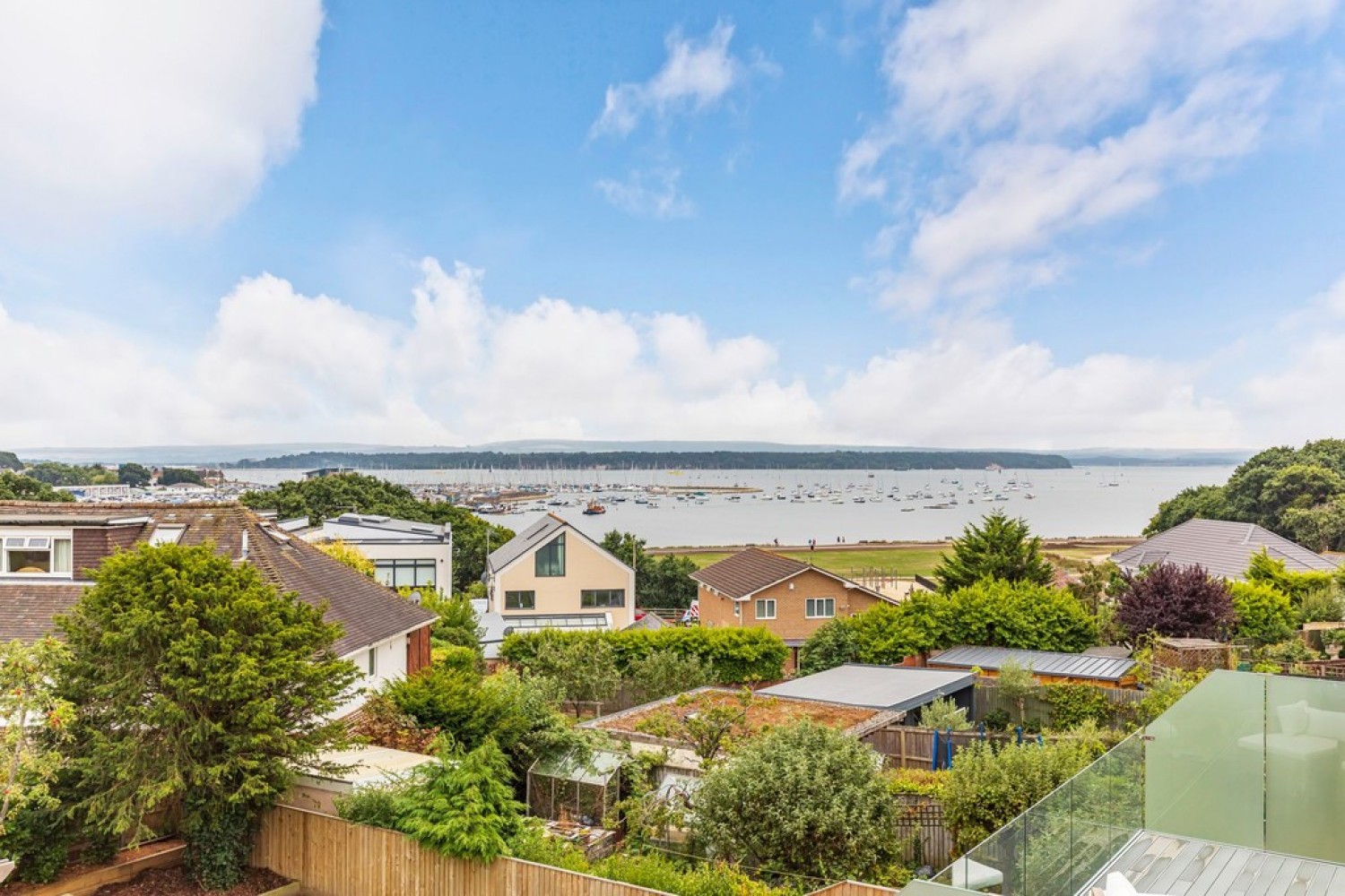 Sherwood Avenue, Whitecliff