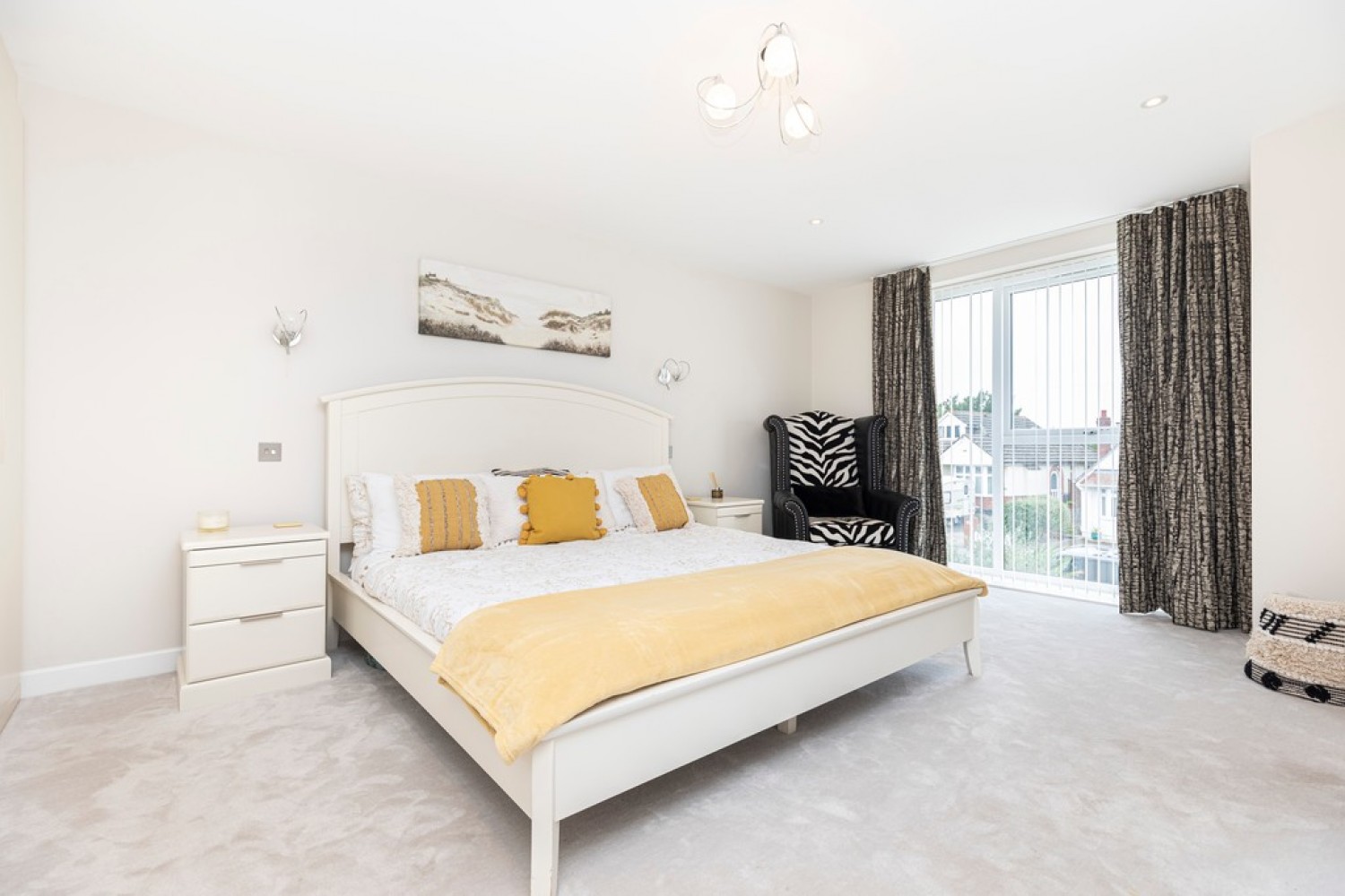 Sherwood Avenue, Whitecliff