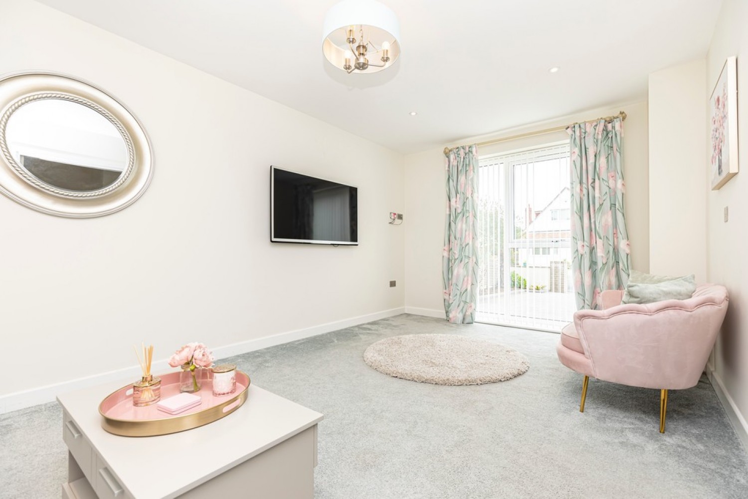 Sherwood Avenue, Whitecliff
