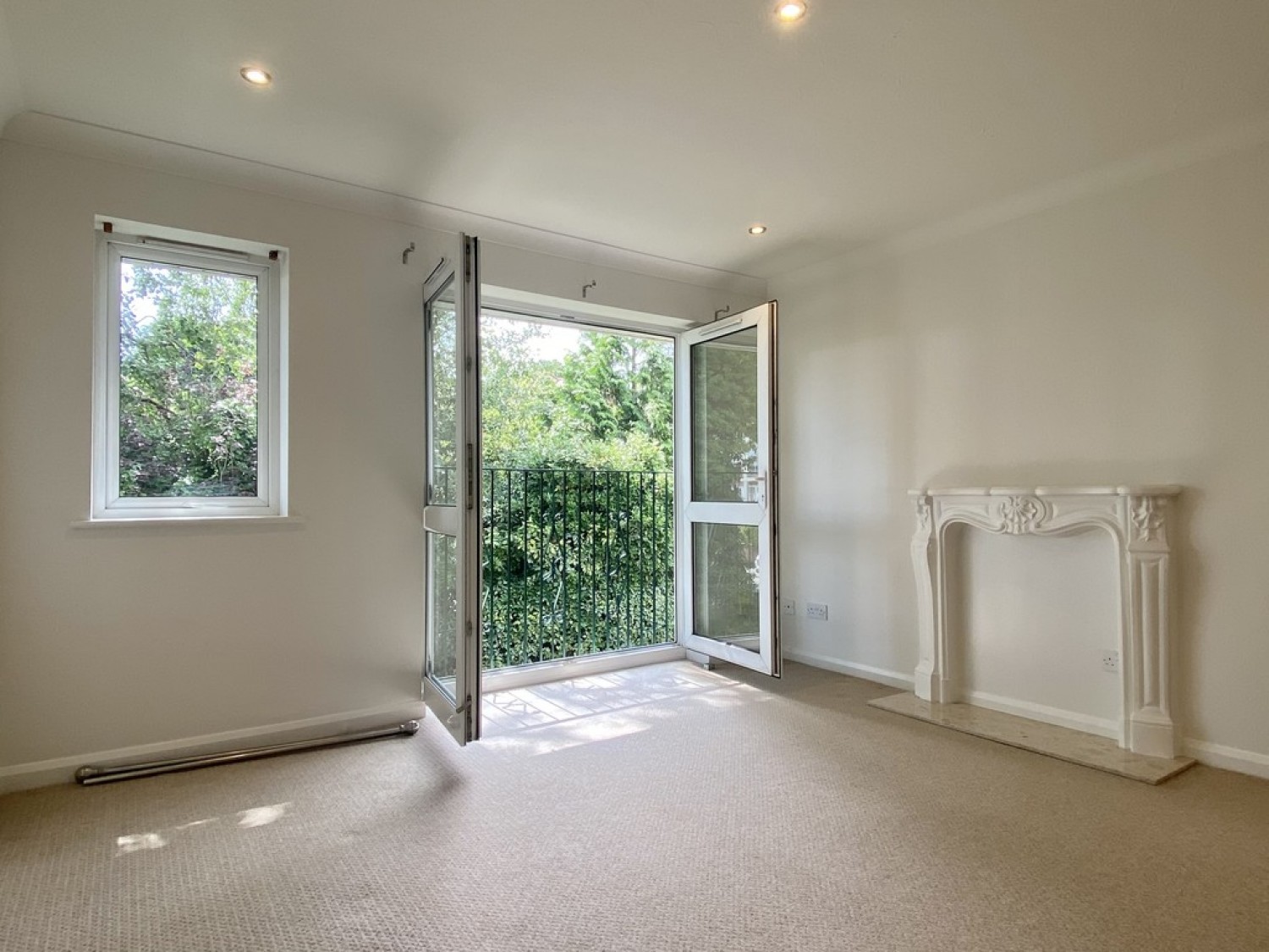 2 bedroom Flat for Letting Penn Hill Avenue, Lower Parkstone