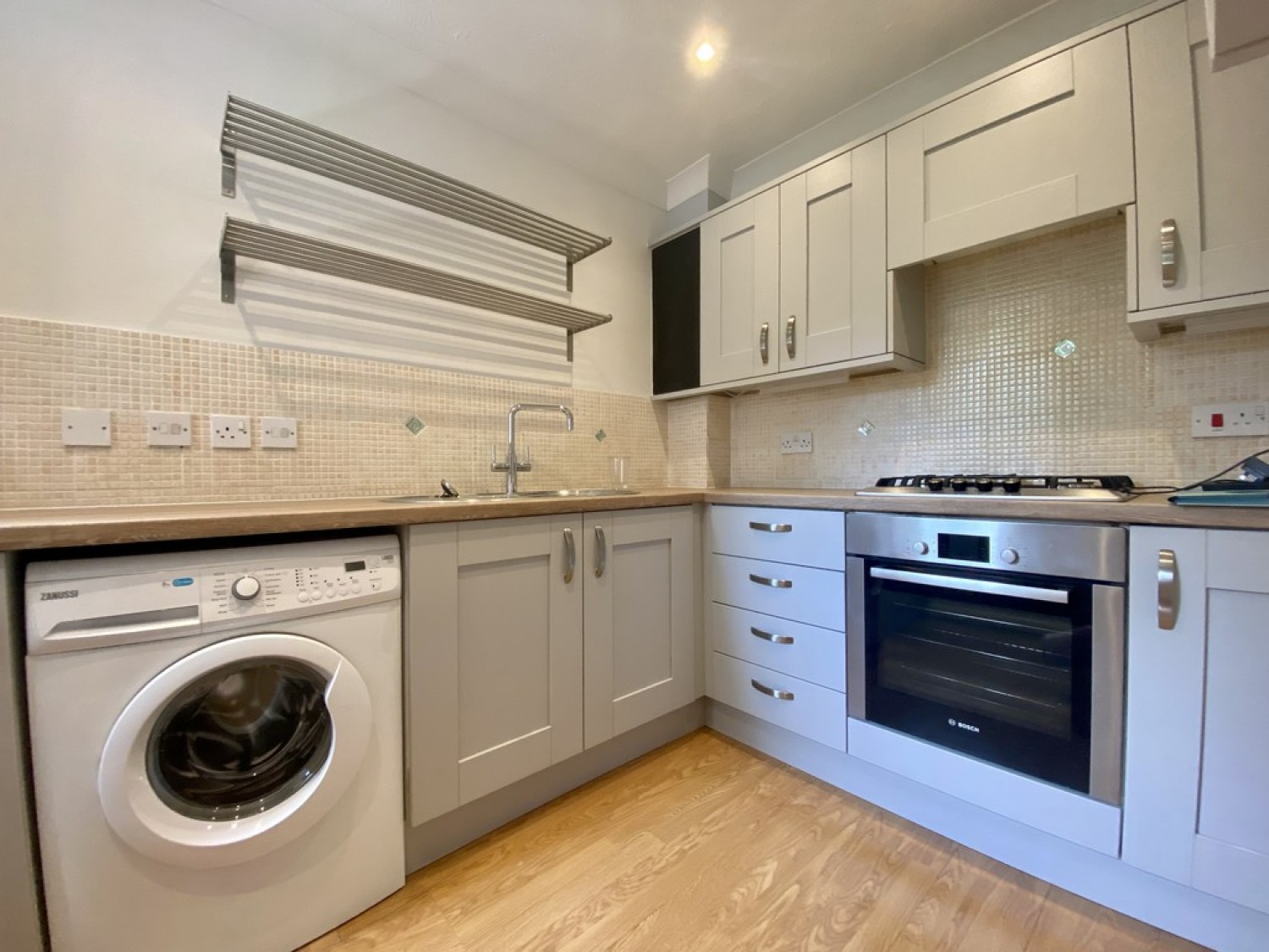 2 bedroom Flat for Letting Penn Hill Avenue, Lower Parkstone