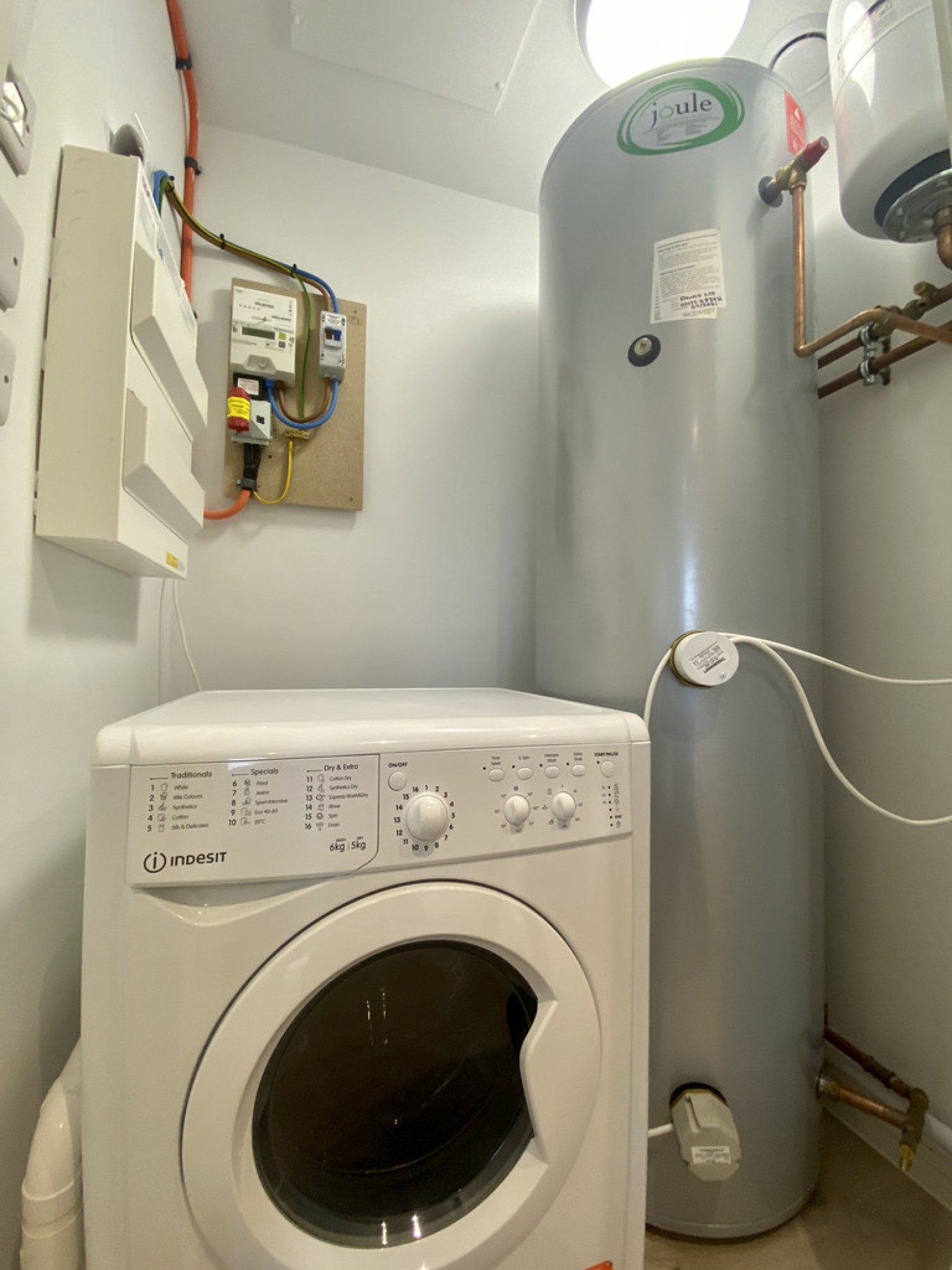 2 bedroom Flat for Letting Park Road, Poole