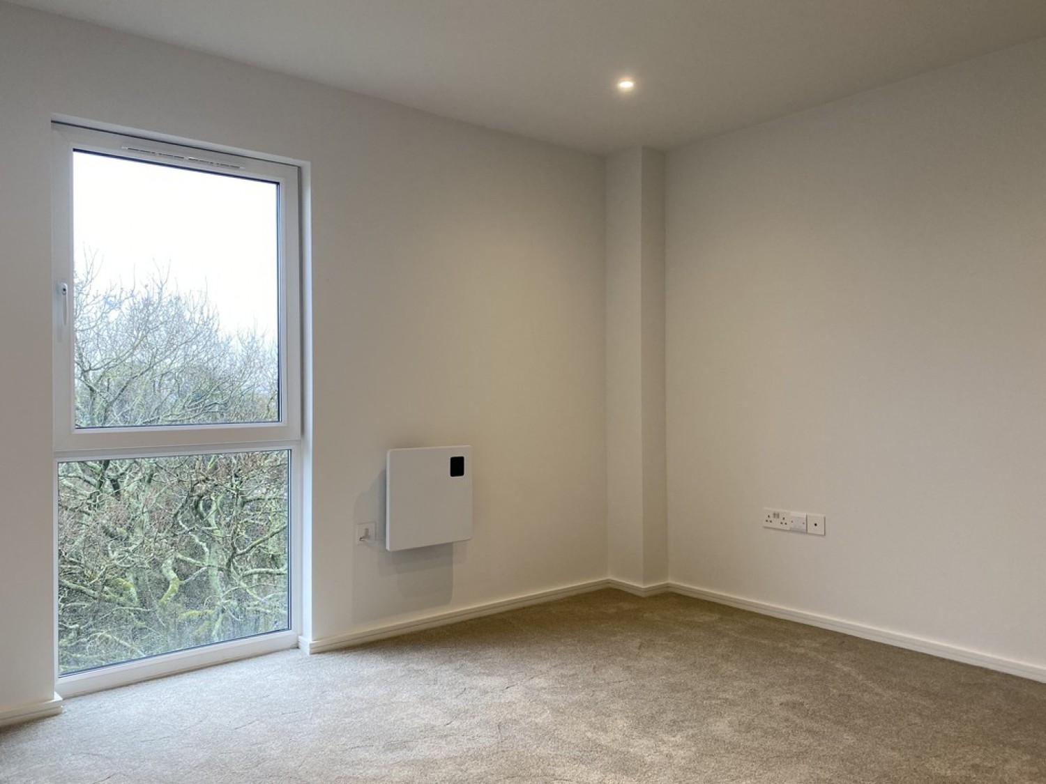 2 bedroom Flat for Letting Park Road, Poole