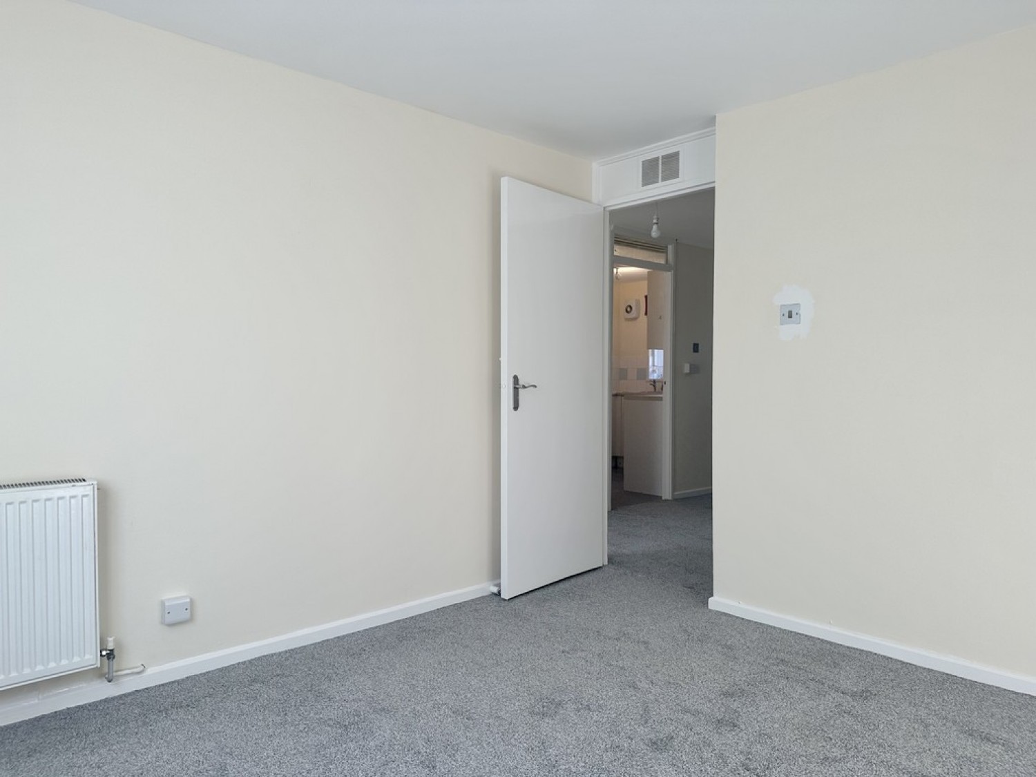 1 bedroom Flat for Letting Downey Close, Wallisdown, Bournemouth