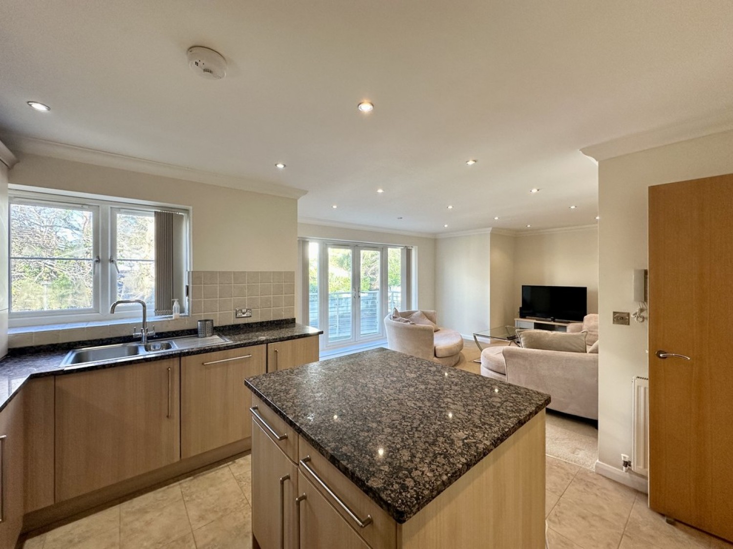 2 bedroom Flat for Letting Windsor Road, Lower Parkstone