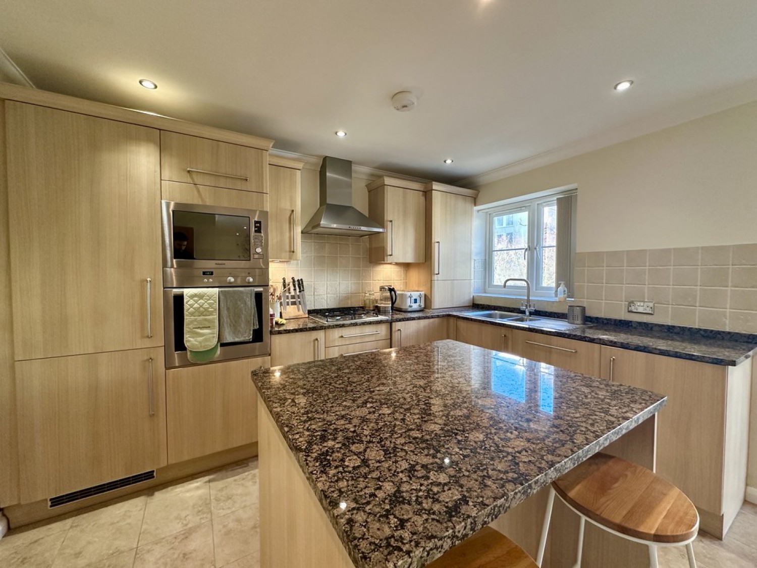 2 bedroom Flat for Letting Windsor Road, Lower Parkstone