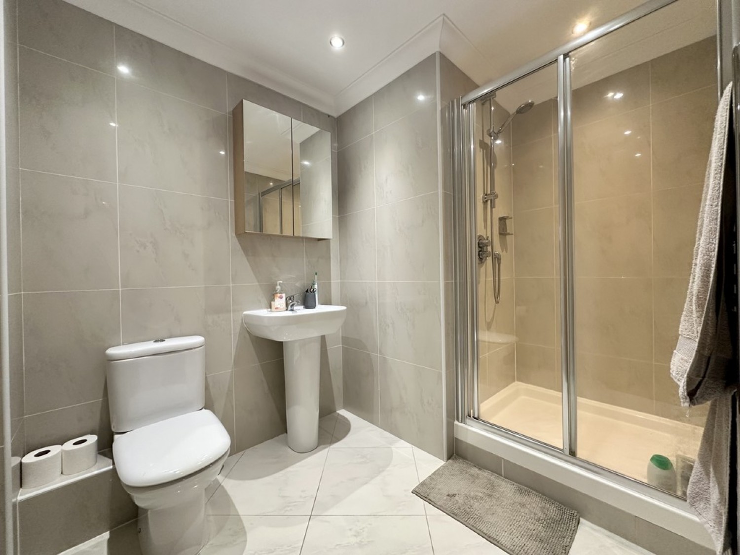 2 bedroom Flat for Letting Windsor Road, Lower Parkstone