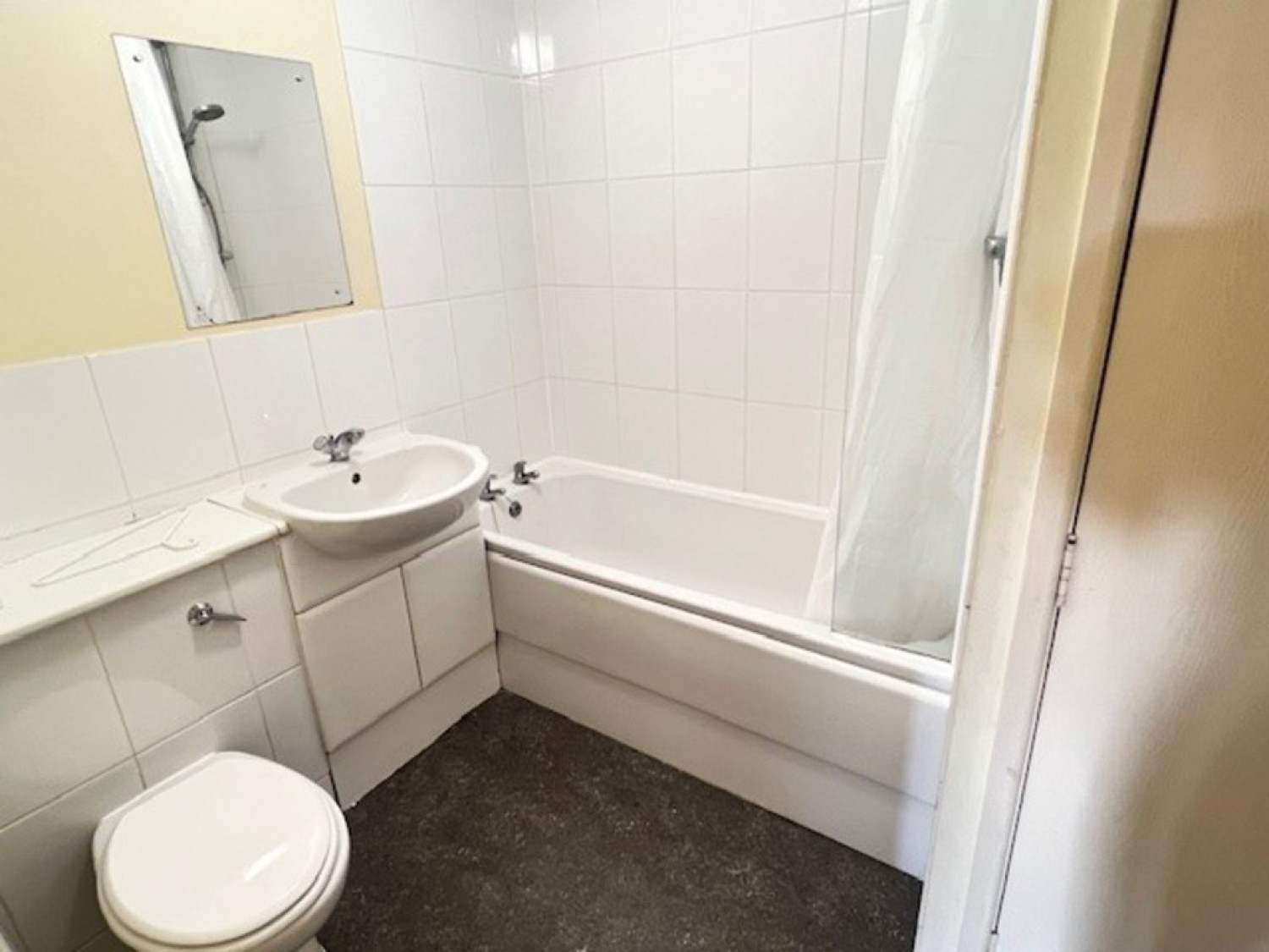 2 bedroom Flat for Letting Poole, Dorset