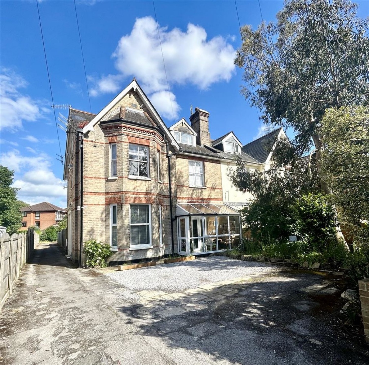2 bedroom Flat for Letting Alum Chine Road