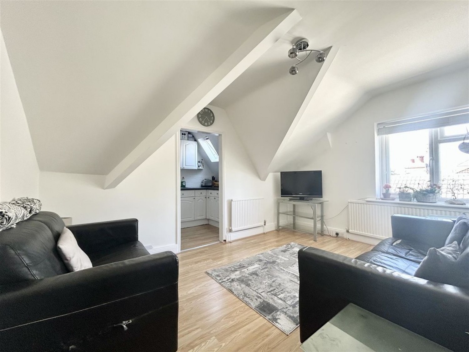 2 bedroom Flat for Letting Alum Chine Road