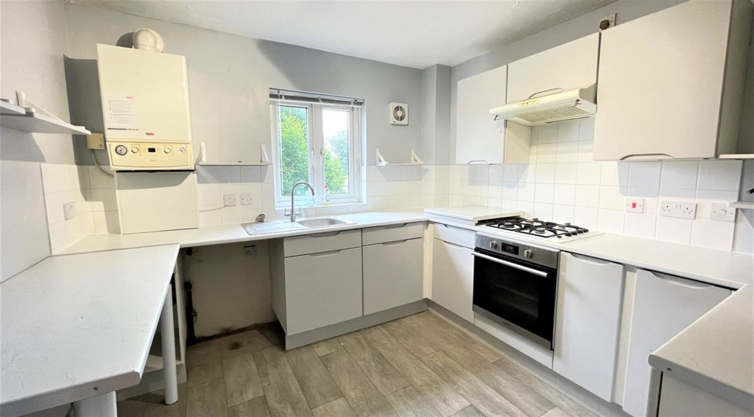 2 bedroom Flat for Letting Ashley Road, Poole