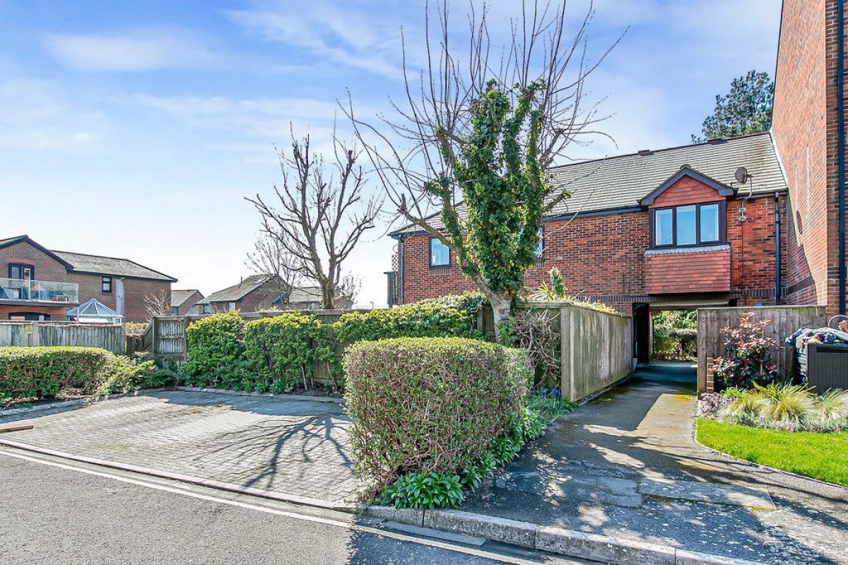 Lander Close, Baiter Park