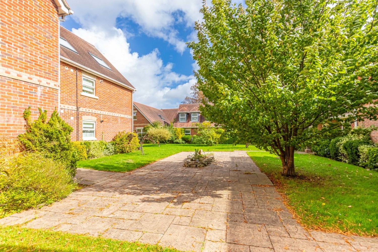 2 bedroom Flat for Sale St Peters Road, Parkstone