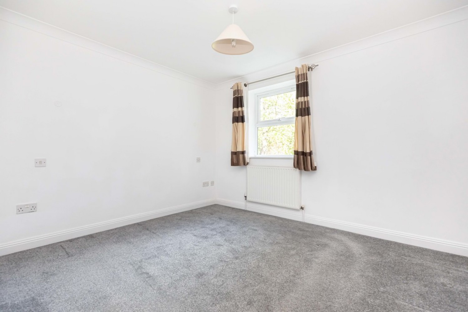 2 bedroom Flat for Sale St Peters Road, Parkstone