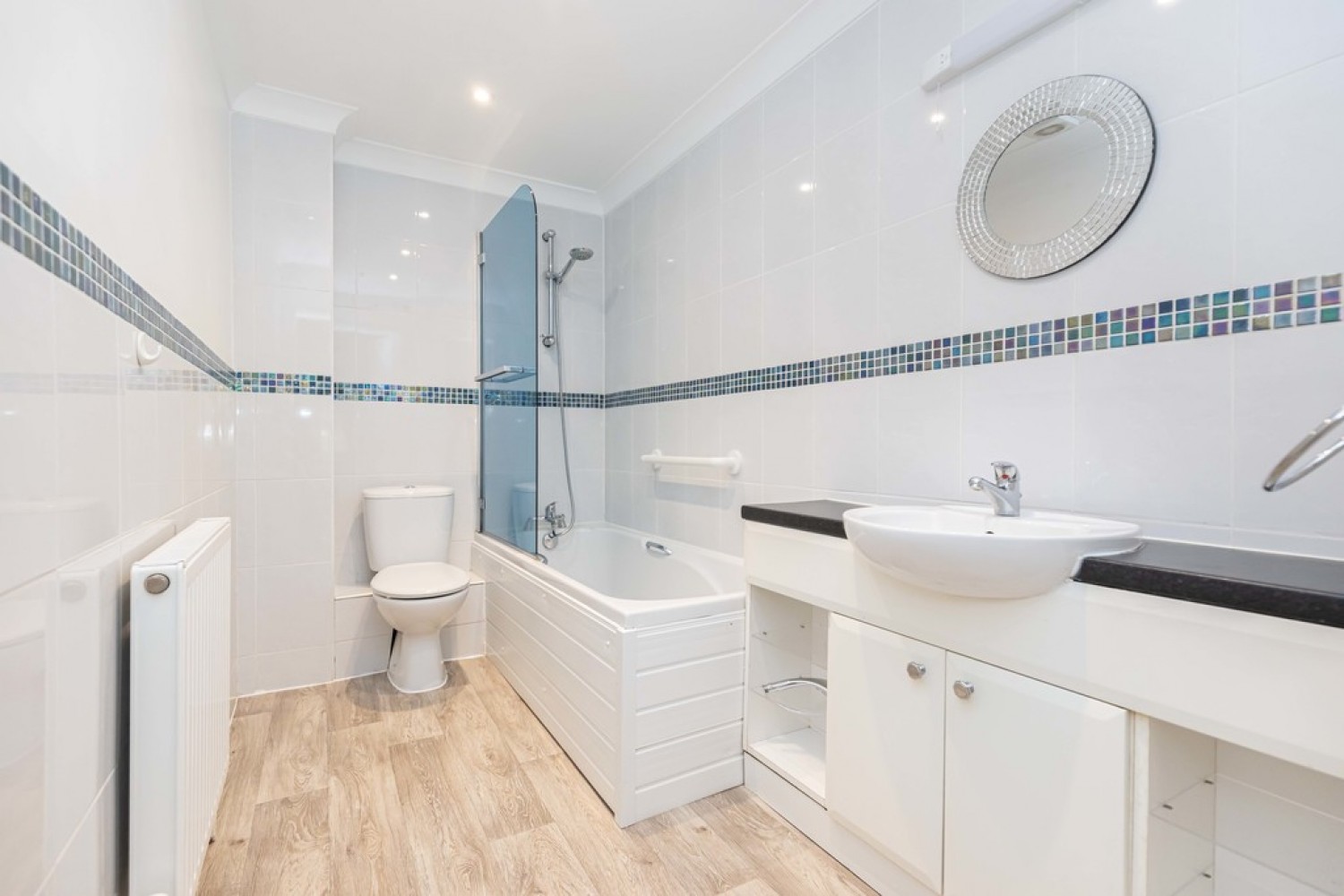 2 bedroom Flat for Sale St Peters Road, Parkstone