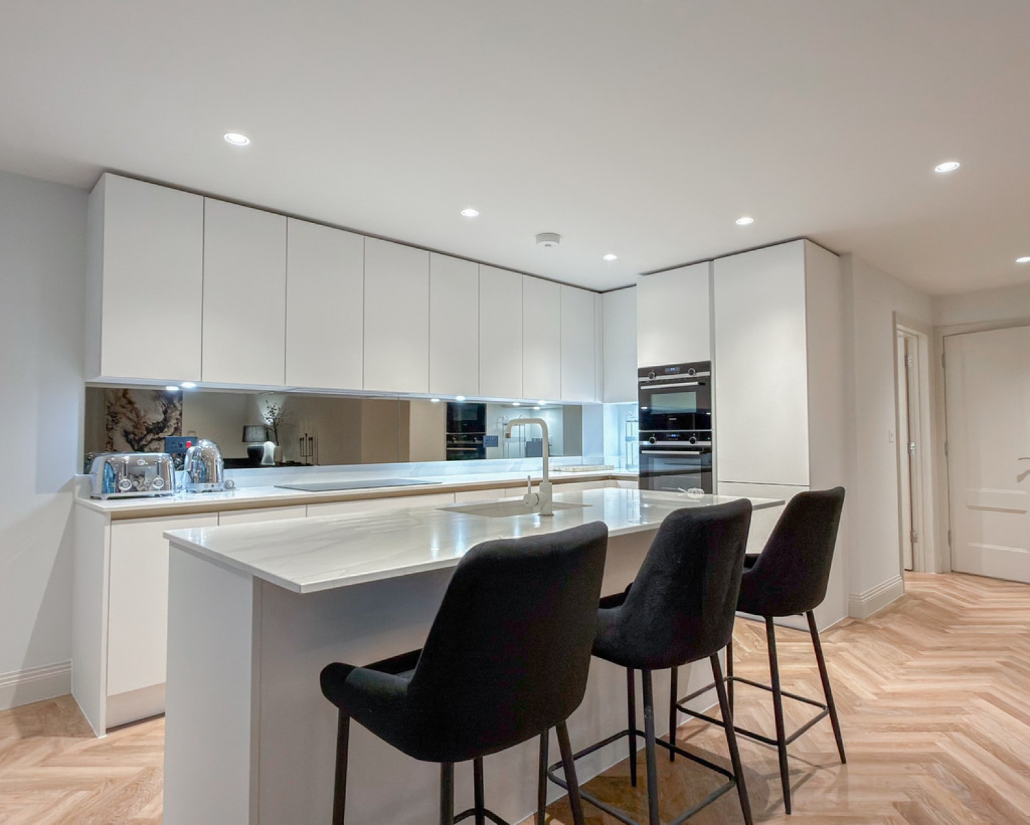 3 bedroom Flat in Bessborough Road, Canford Cliffs , Poole