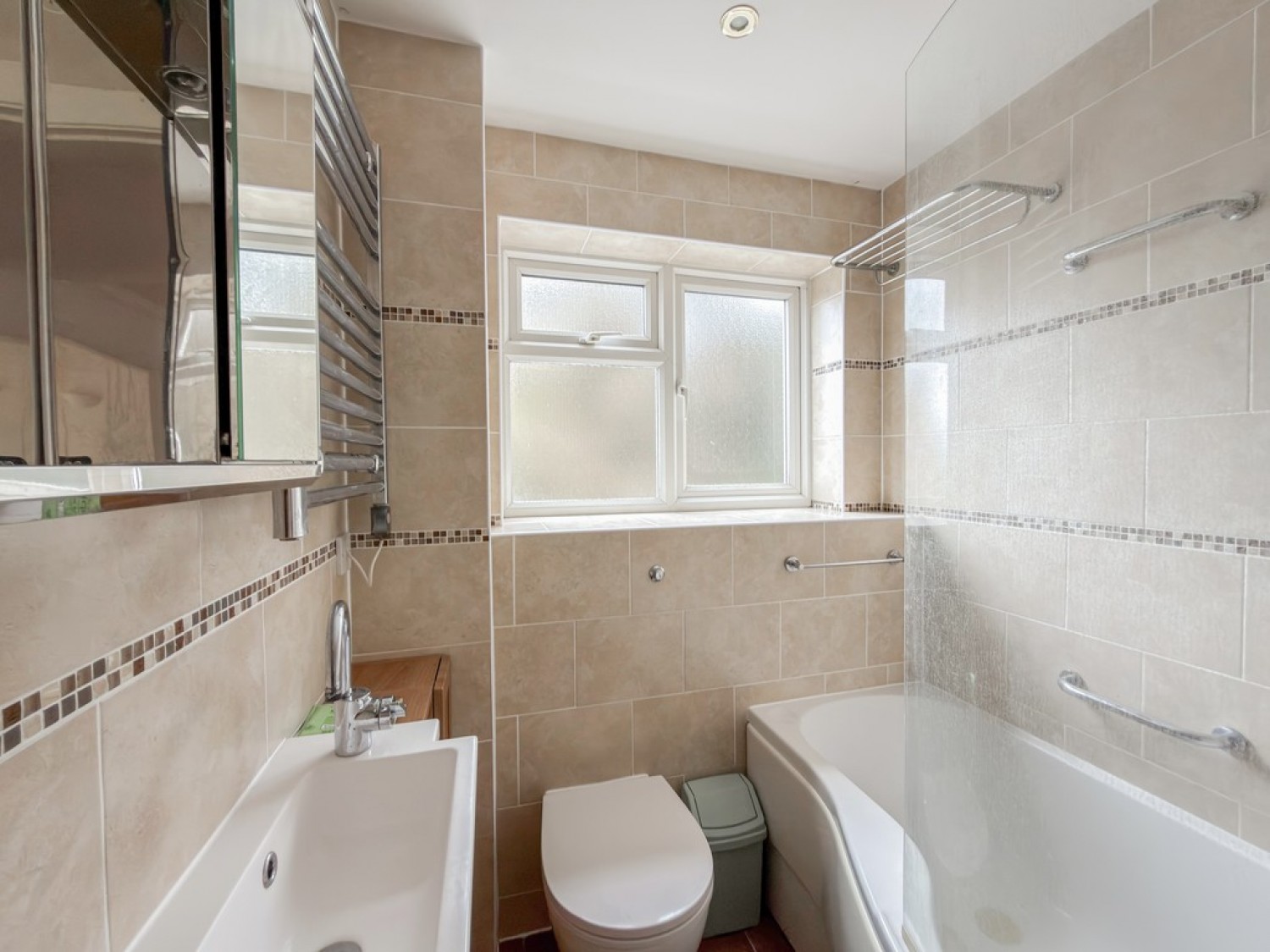 2 bedroom Flat for Letting The Avenue, Poole