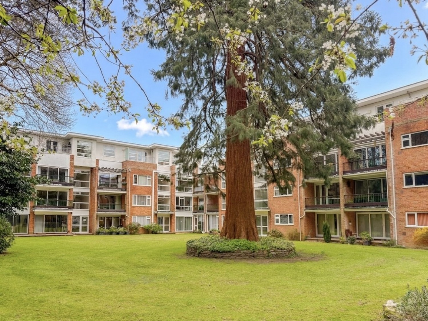 2 bedroom Flat for Letting The Avenue, Poole