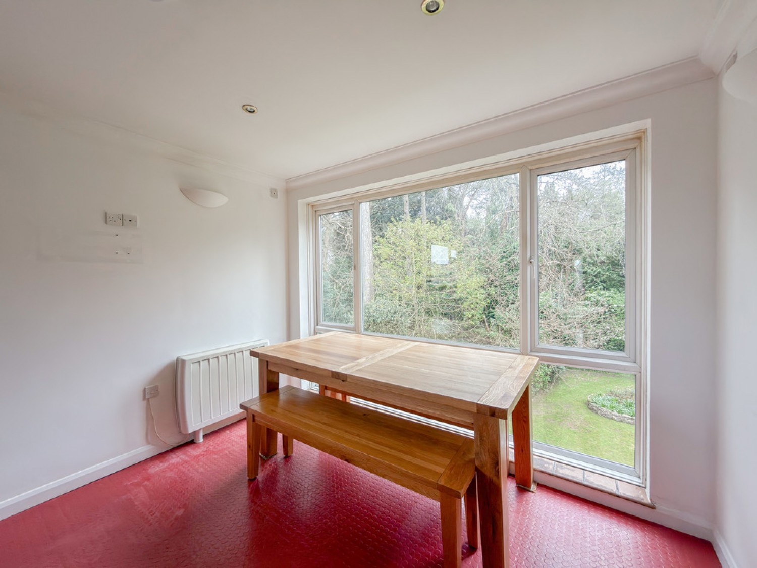 2 bedroom Flat for Letting The Avenue, Poole