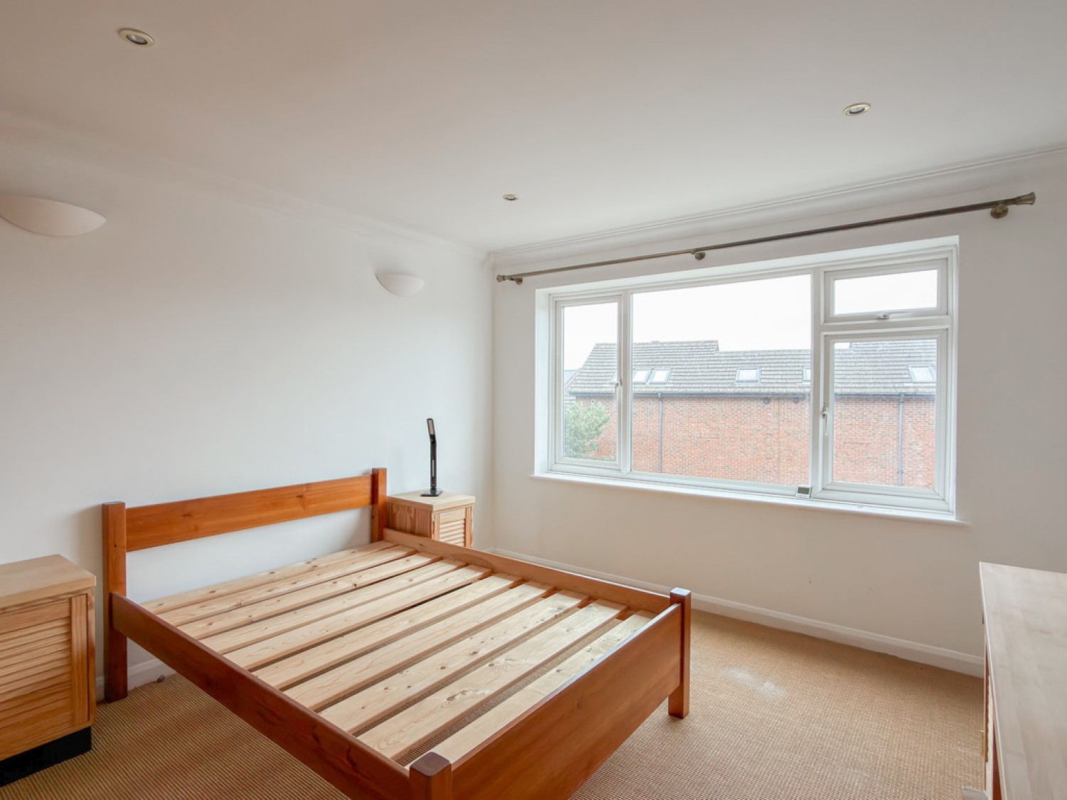 2 bedroom Flat for Letting The Avenue, Poole