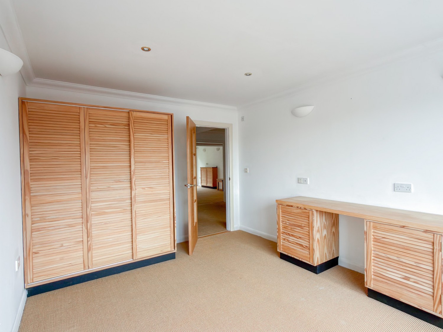 2 bedroom Flat for Letting The Avenue, Poole