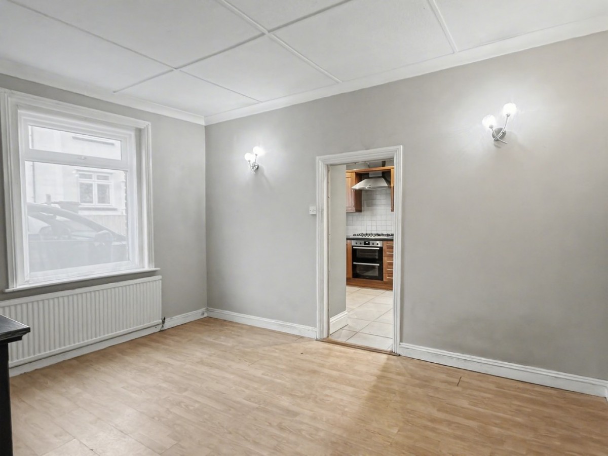 Lodge Close, Penn Hill