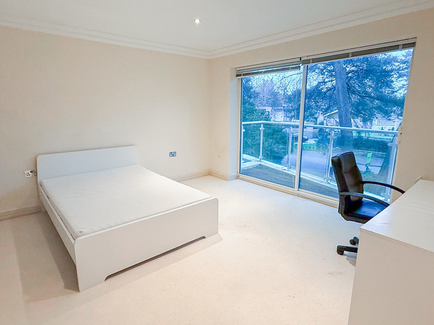 4 bedroom House in Links Road, Lower Parkstone, Poole