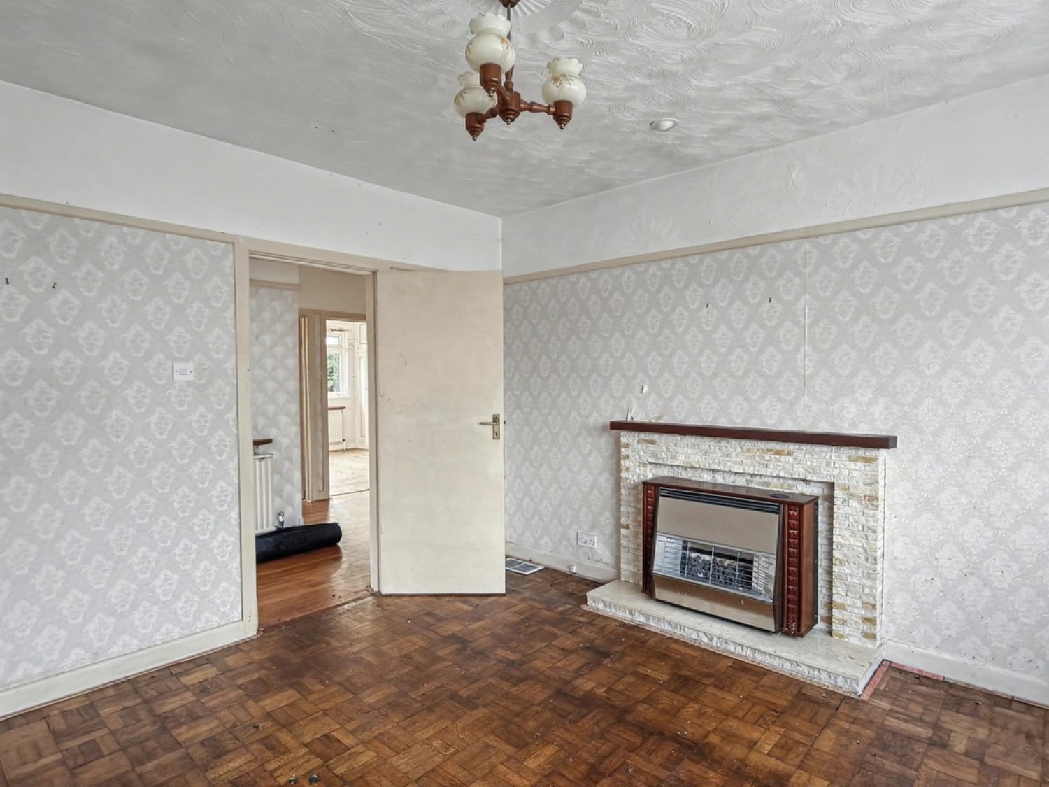 3 bedroom Bungalow in Woodstock Road, Poole