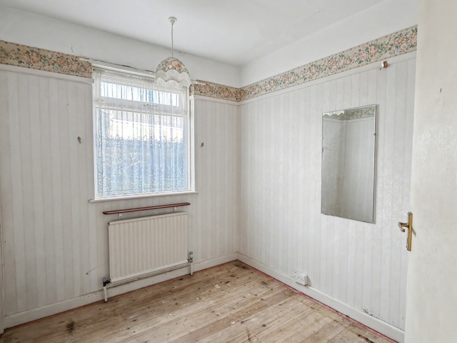 3 bedroom Bungalow in Woodstock Road, Poole