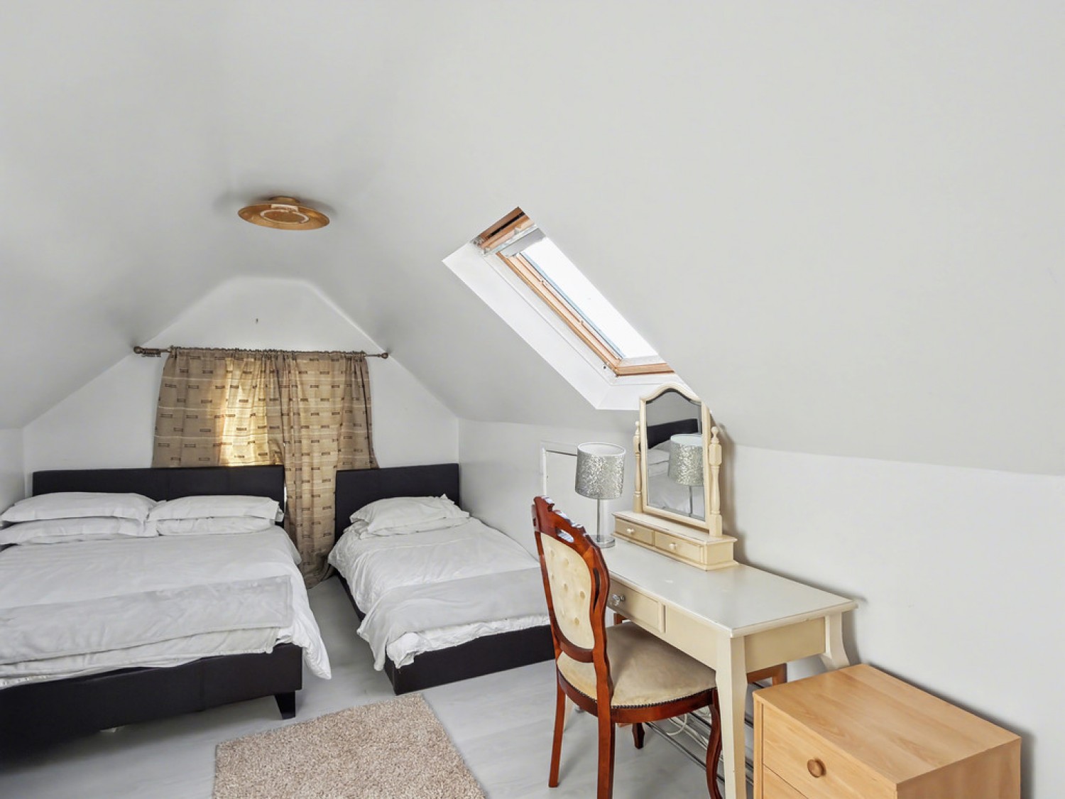 4 bedroom Bungalow in Monkton Crescent, Poole