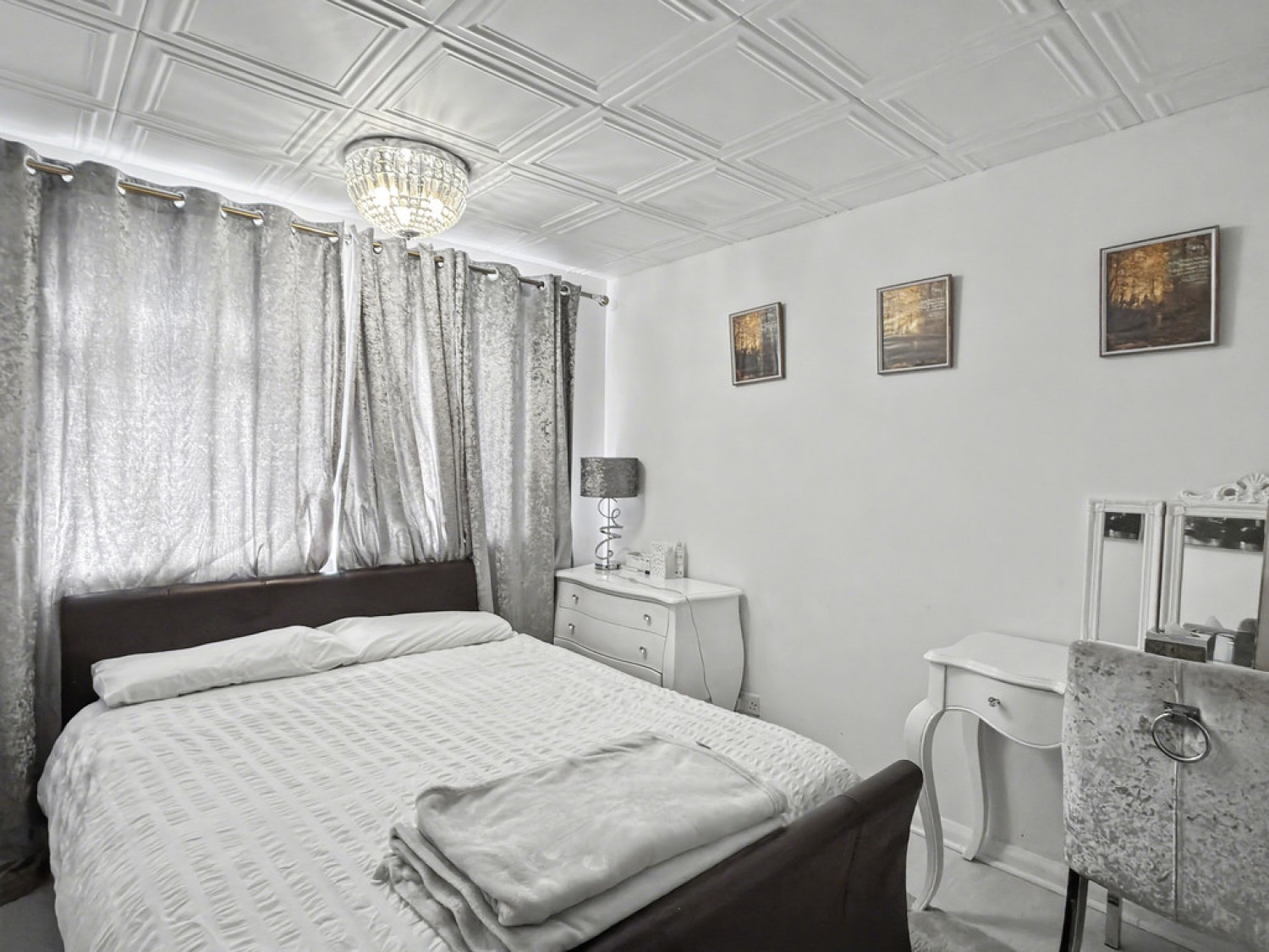 4 bedroom Bungalow in Monkton Crescent, Poole