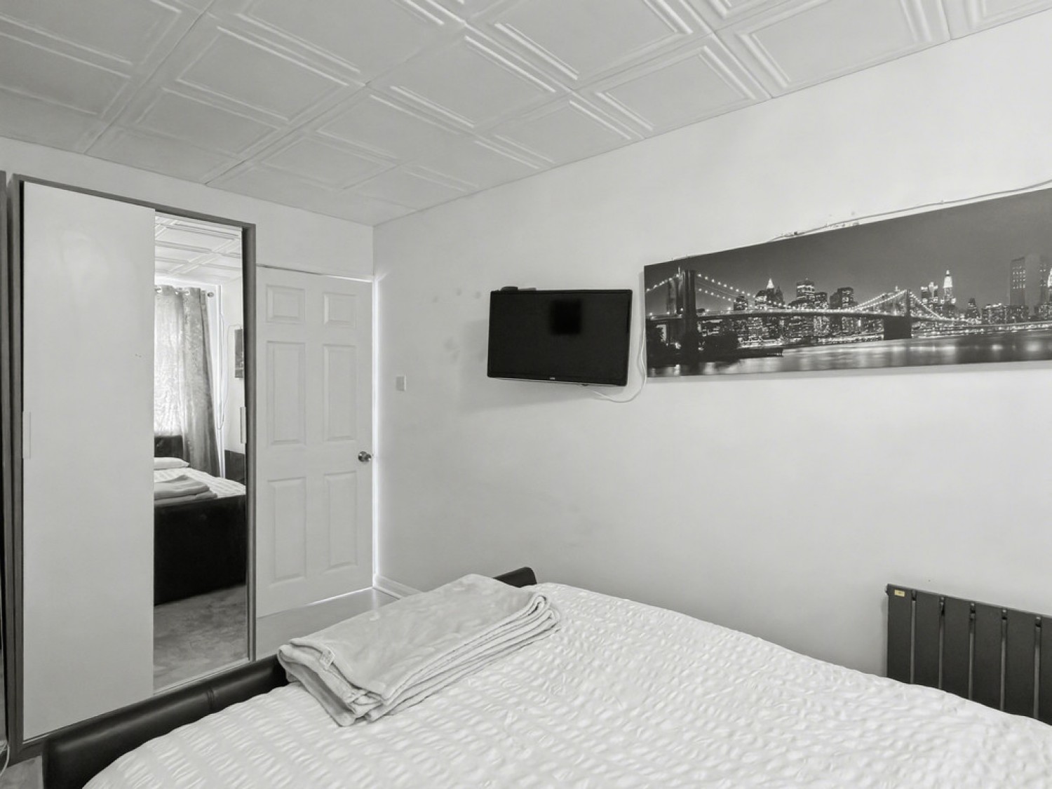 4 bedroom Bungalow in Monkton Crescent, Poole