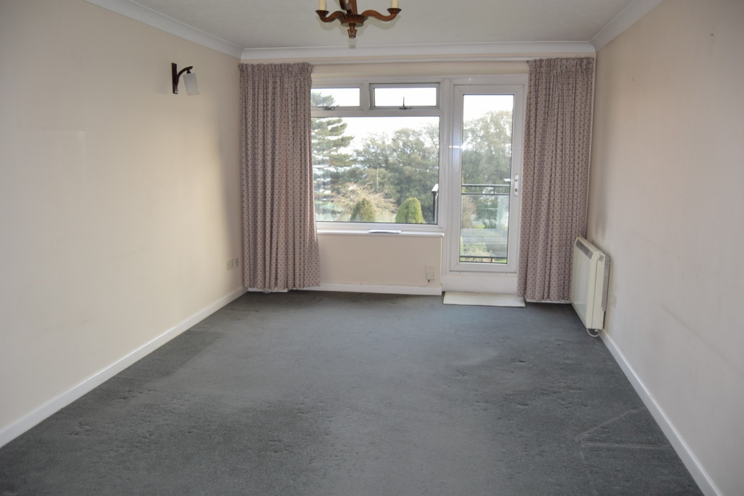 2 bedroom Flat in Churchfield Court, 39/41 Parkstone Road, Poole