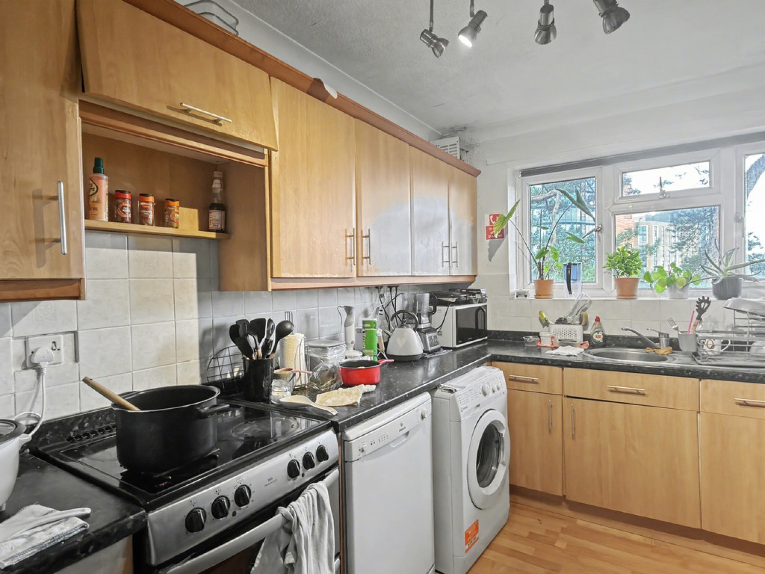 2 bedroom Flat for Sale Burford Court, 2 Manor Road