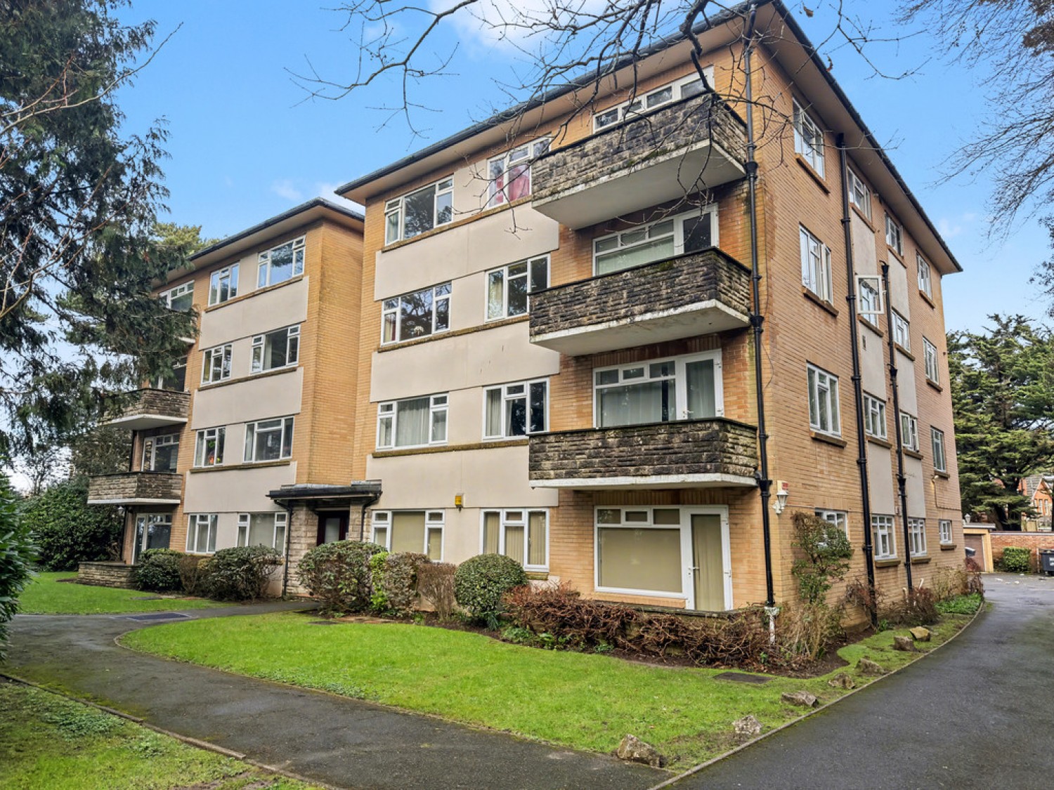 2 bedroom Flat for Sale Burford Court, 2 Manor Road