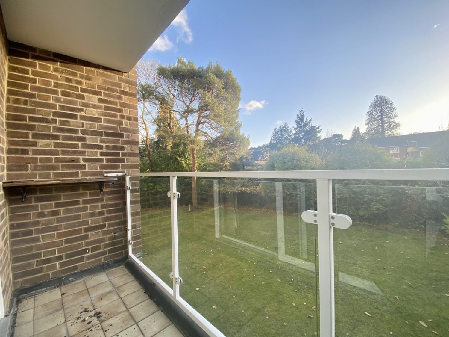 2 bedroom Flat for Auction Woodlands, Branksome Park