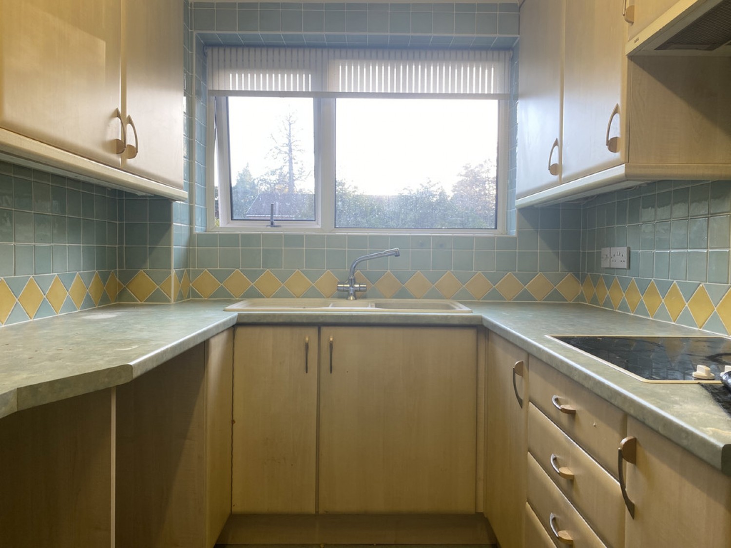 2 bedroom Flat for Auction Woodlands, Branksome Park