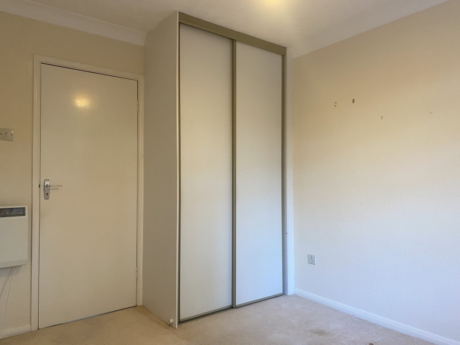 2 bedroom Flat for Auction Woodlands, Branksome Park