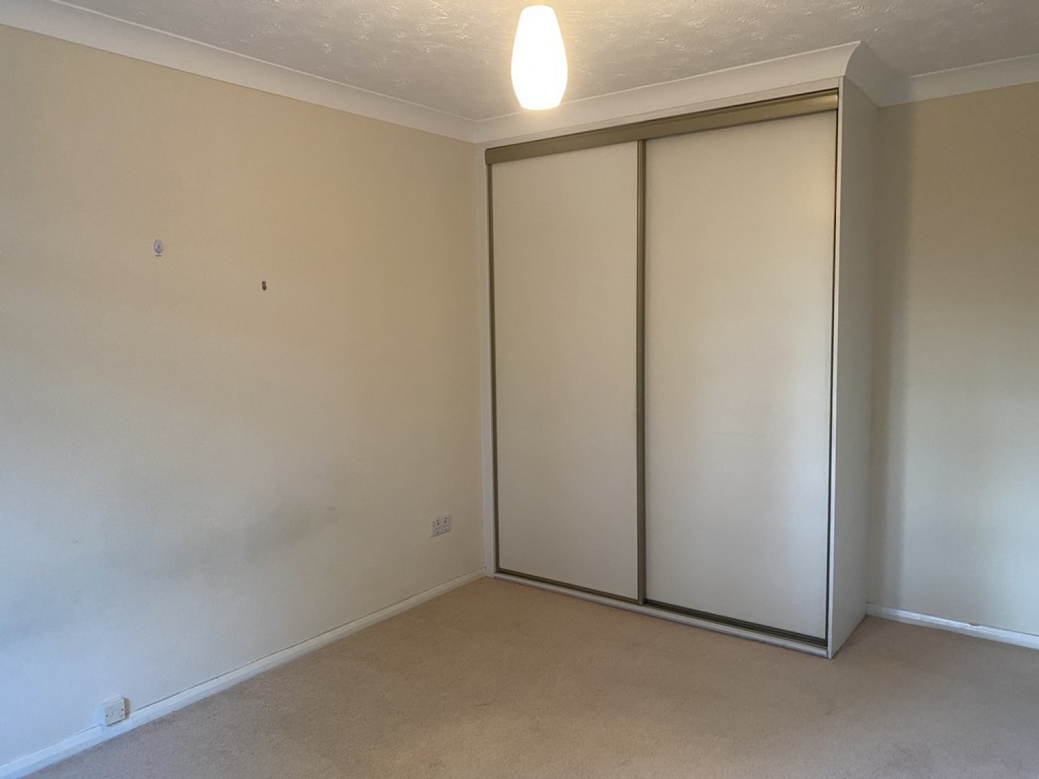 2 bedroom Flat for Auction Woodlands, Branksome Park