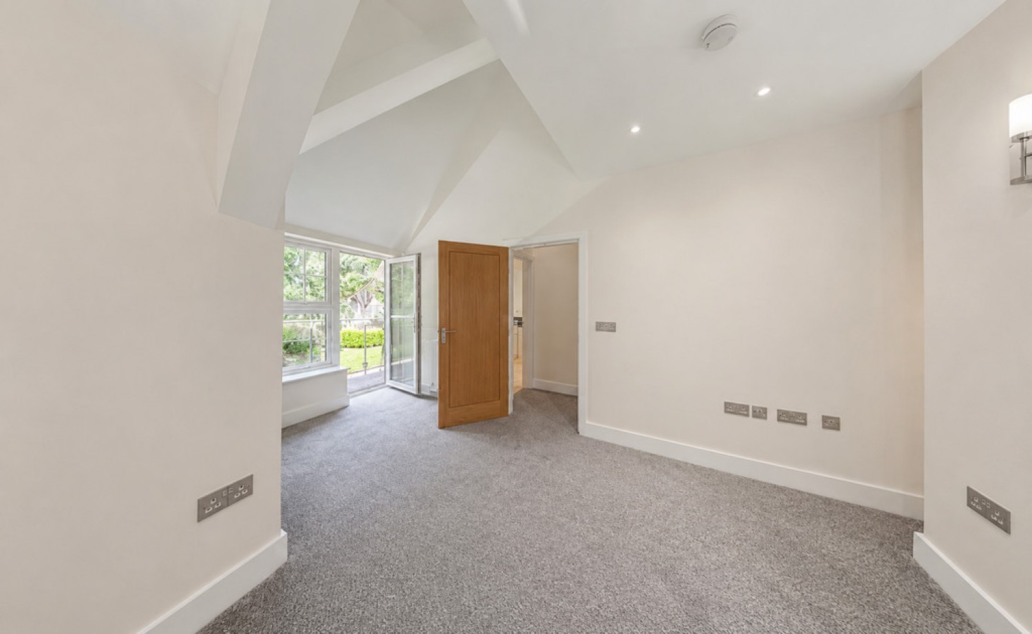2 bedroom Flat for Sale North Road, Parkstone, Poole