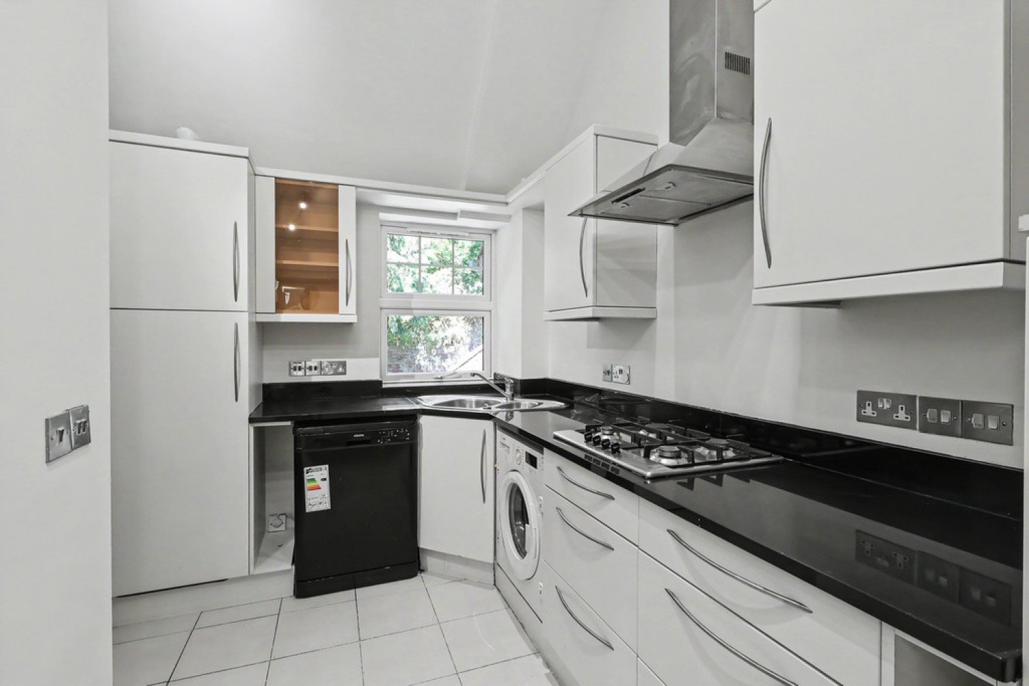 2 bedroom Flat for Sale North Road, Parkstone, Poole